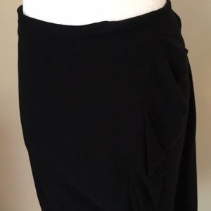 Banana Rep. Ruffle Skirt. Wardrobe staple with little something extra.